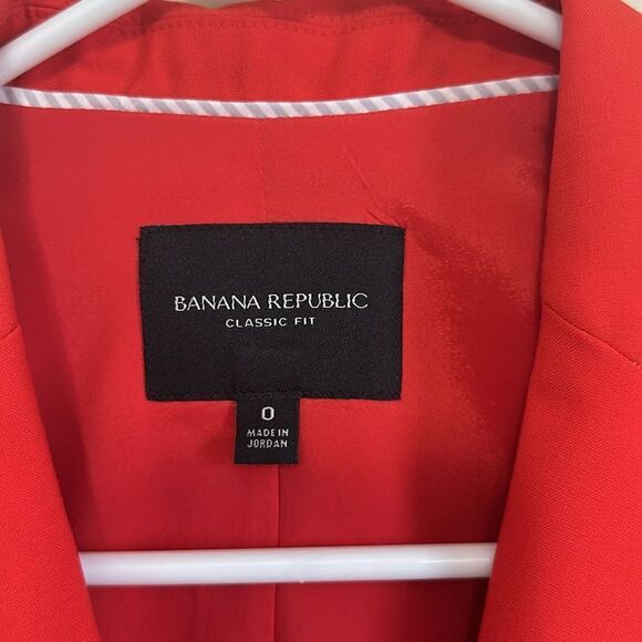 NWOT Banana Republic RED Classic Fit WASHABLE Italian Wool Blend Blazer SZ 0 - Picture 2 of 8